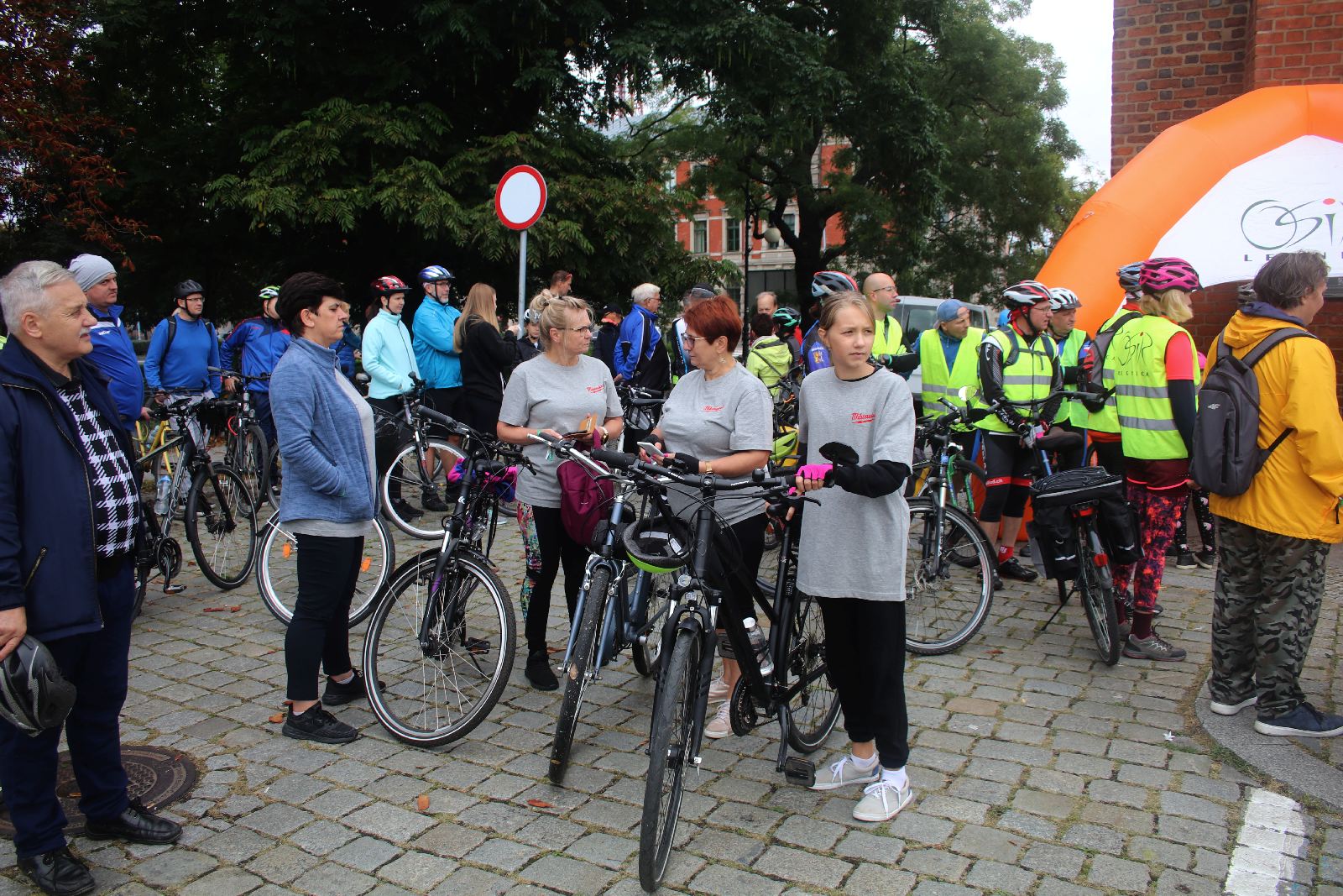 Spod Bramy Głogowskiej wyruszył rajd rowerowy do Bieniowic