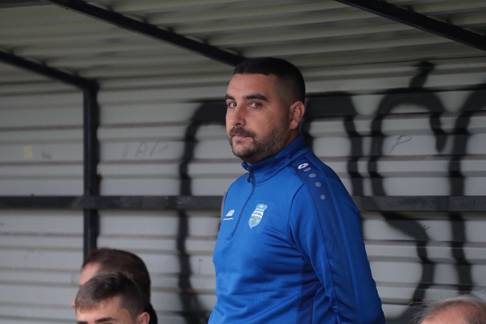 Derby na remis. Podział punktów w starciu Kolejarza z Dębem