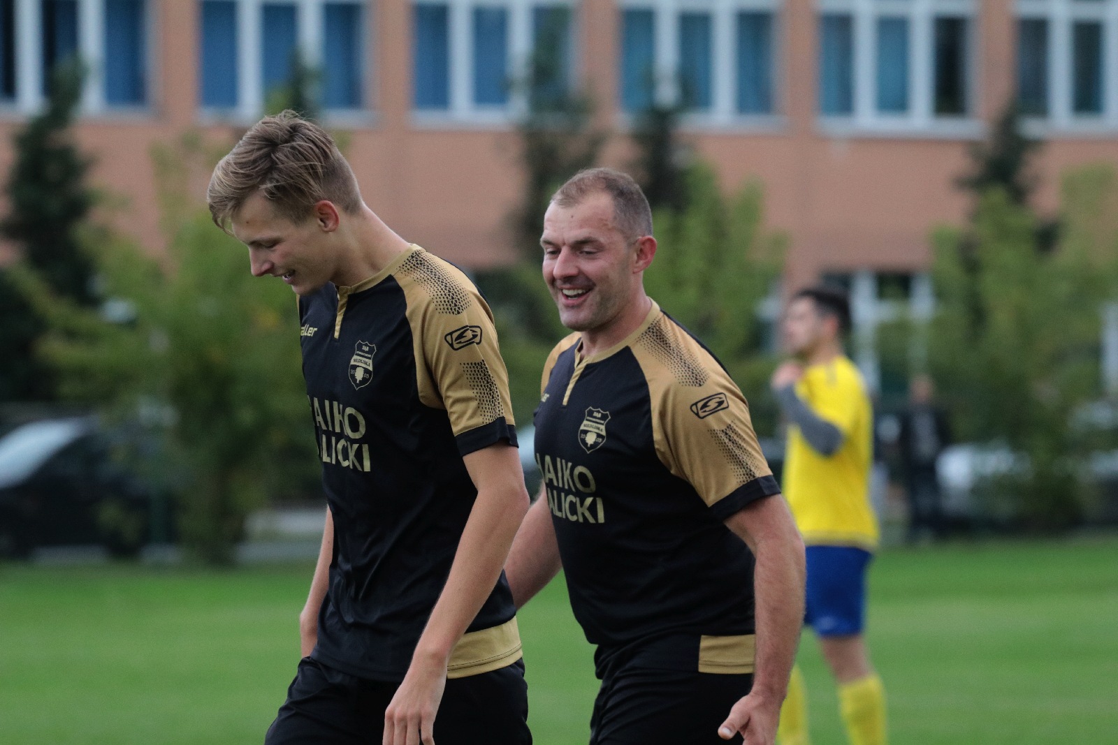 Derby na remis. Podział punktów w starciu Kolejarza z Dębem