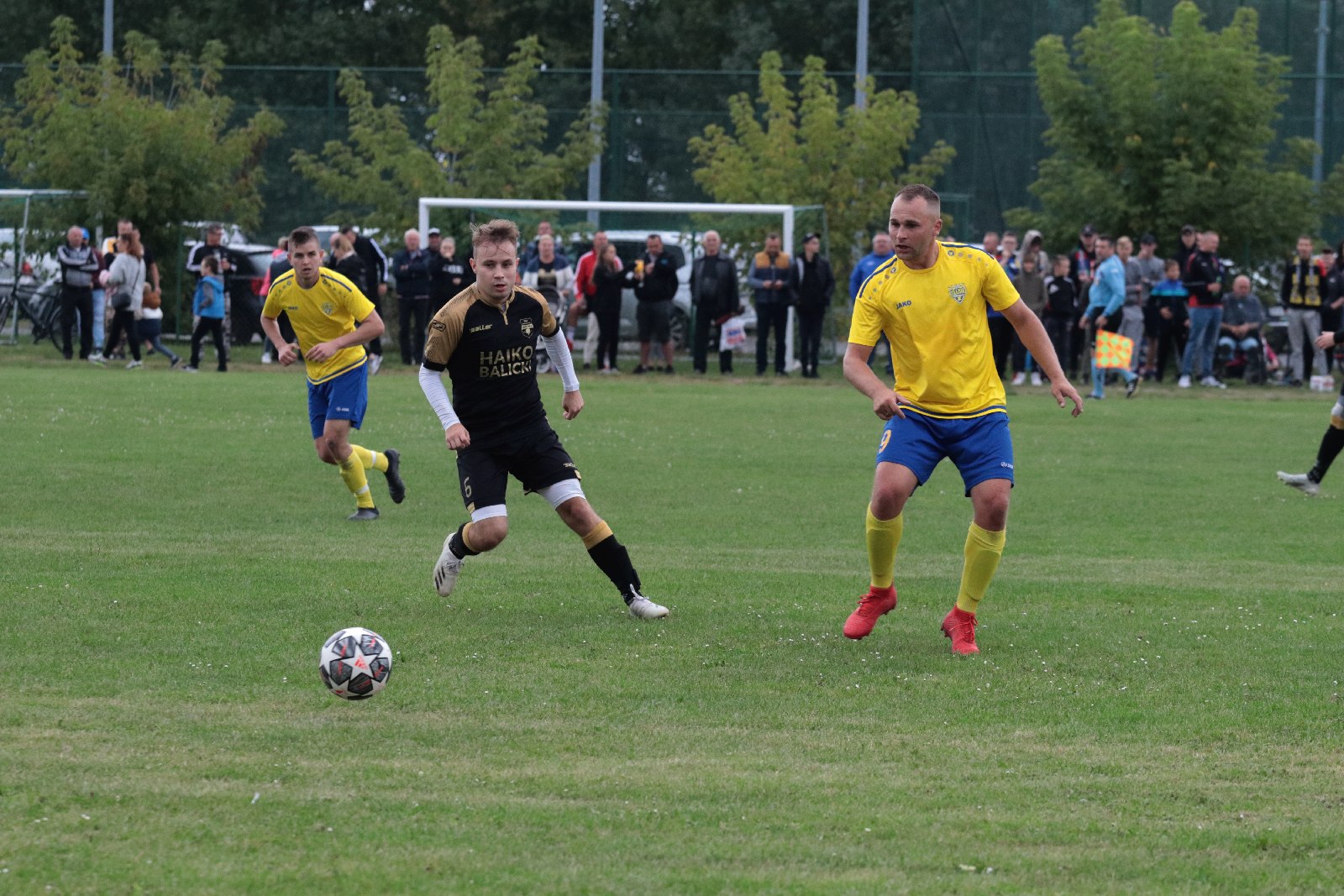 Derby na remis. Podział punktów w starciu Kolejarza z Dębem