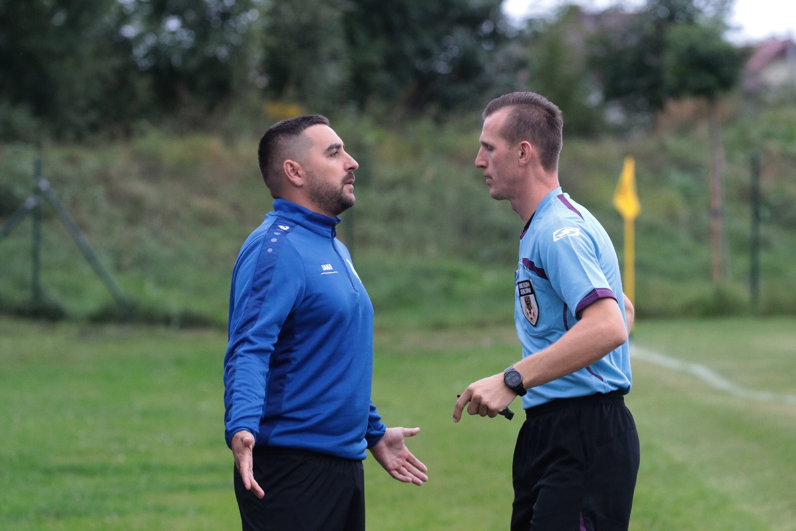 Derby na remis. Podział punktów w starciu Kolejarza z Dębem