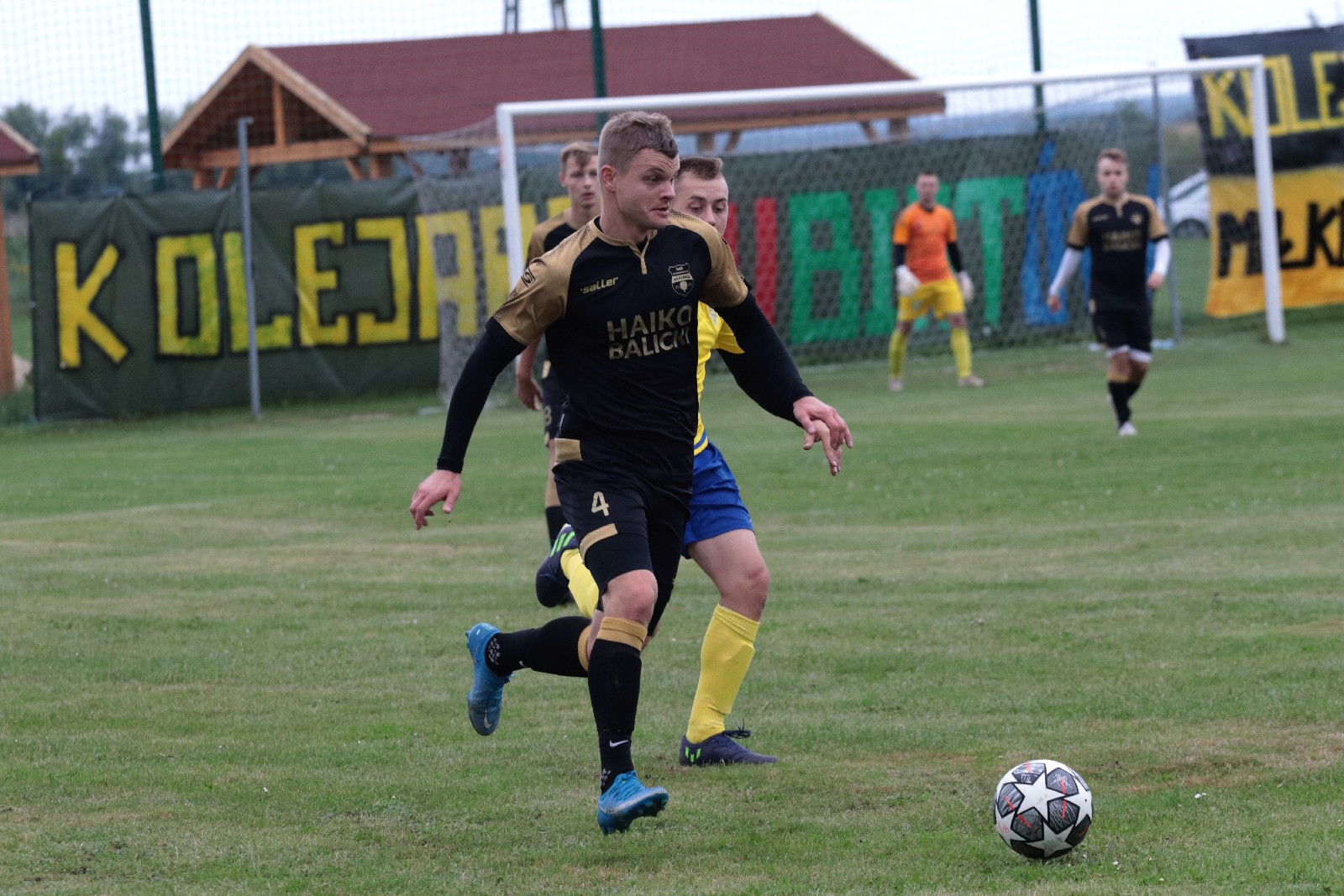 Derby na remis. Podział punktów w starciu Kolejarza z Dębem