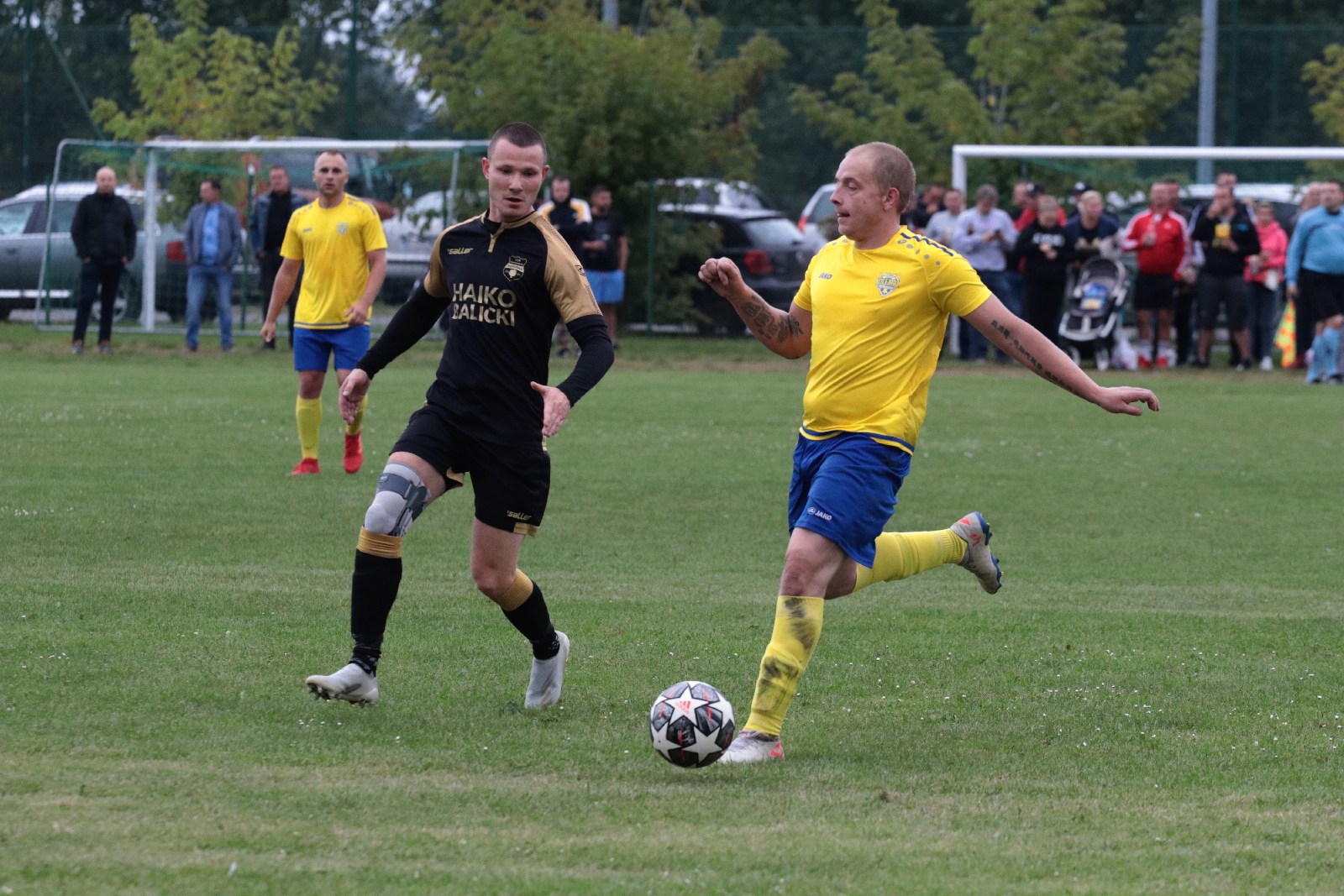 Derby na remis. Podział punktów w starciu Kolejarza z Dębem