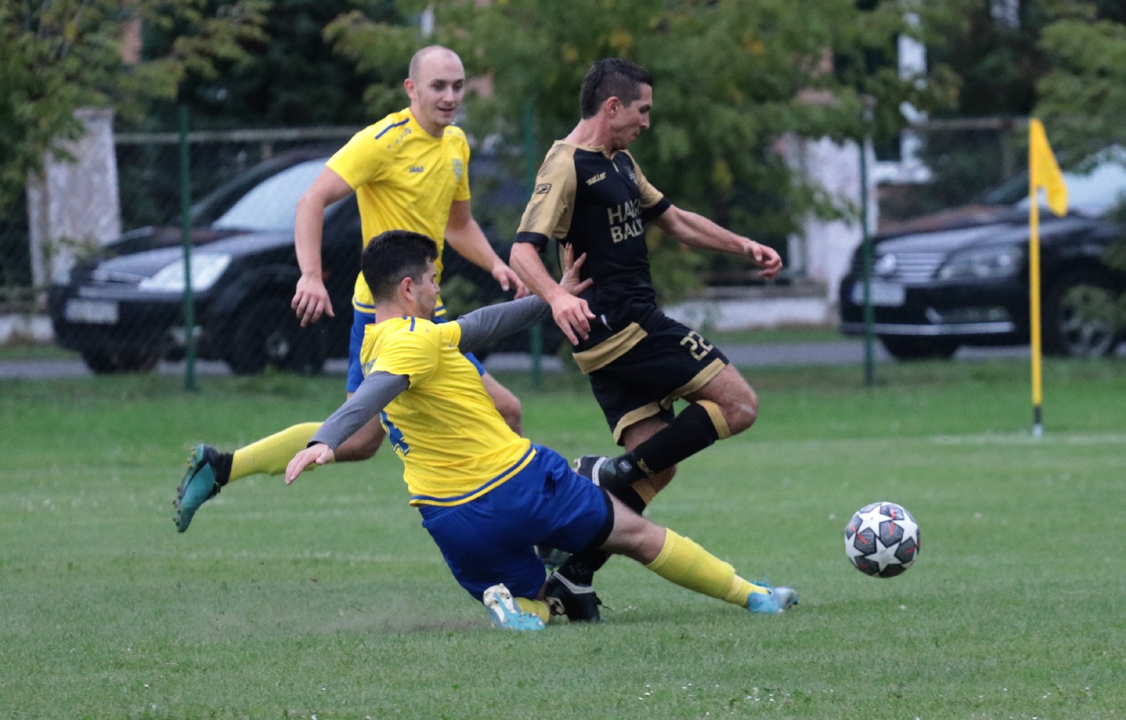 Derby na remis. Podział punktów w starciu Kolejarza z Dębem