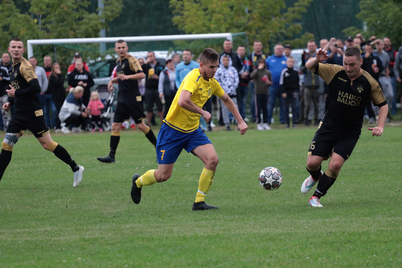 Derby na remis. Podział punktów w starciu Kolejarza z Dębem