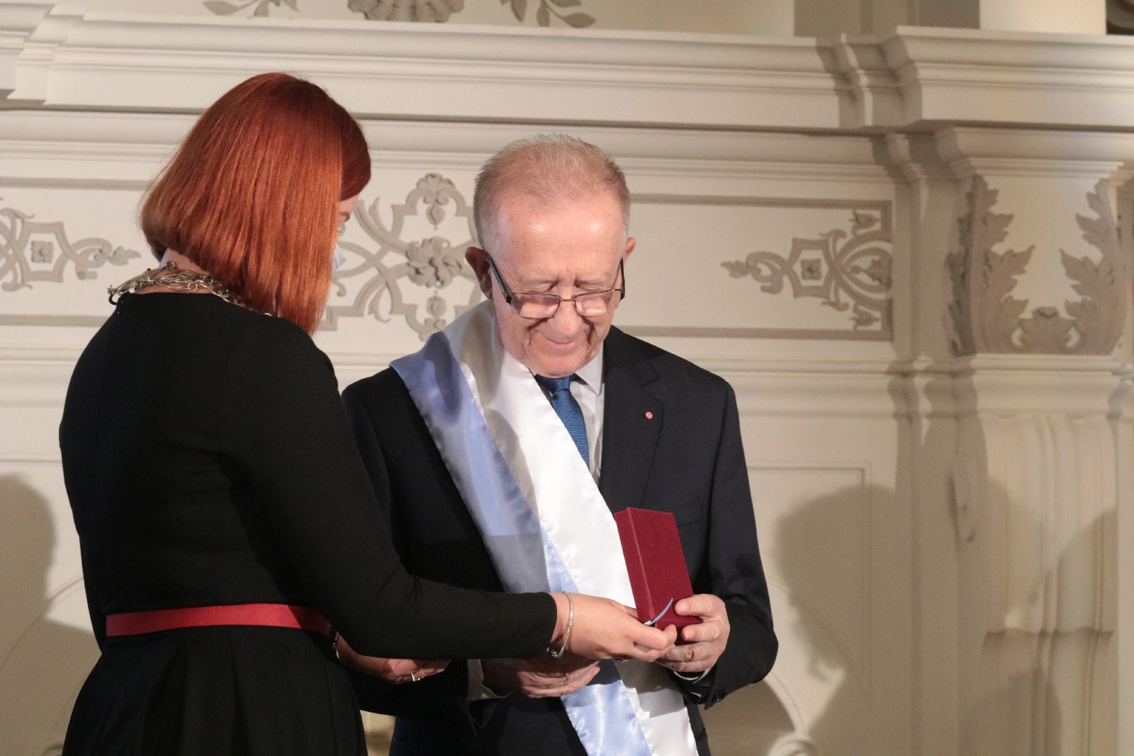 Miejskie nagrody wręczone. Obertaniec wzruszony