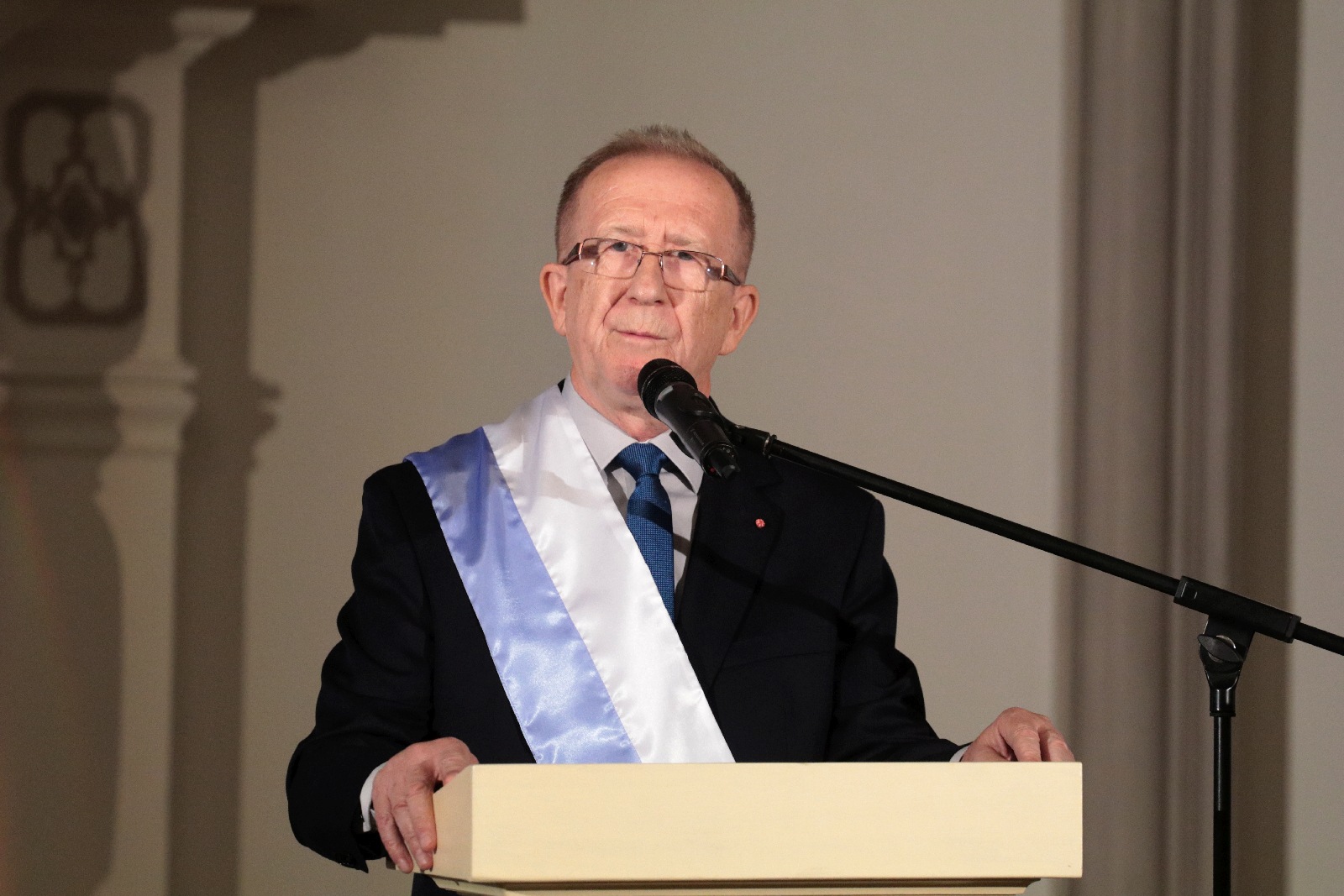 Miejskie nagrody wręczone. Obertaniec wzruszony