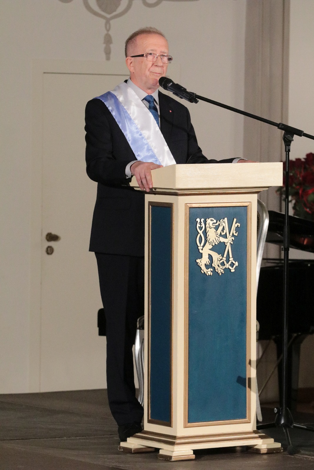 Miejskie nagrody wręczone. Obertaniec wzruszony