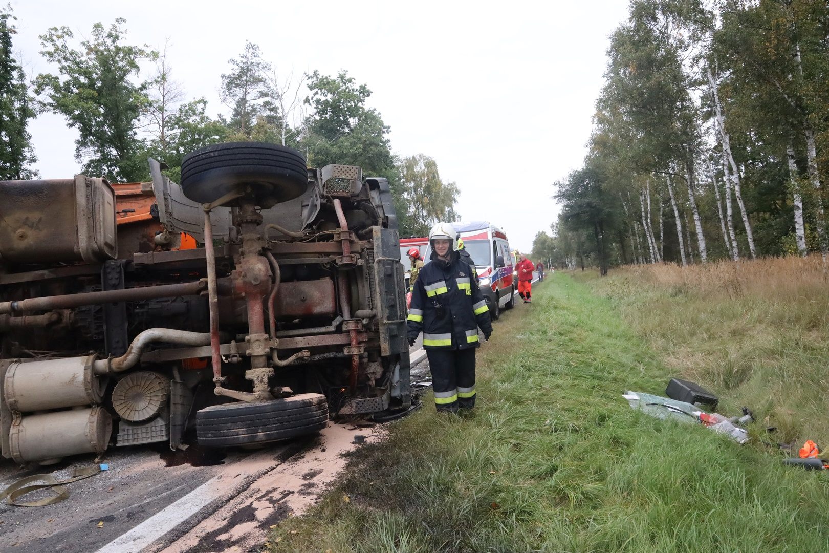 Śmigłowiec LPR zabrał do szpitala rannego kierowcę Iveco