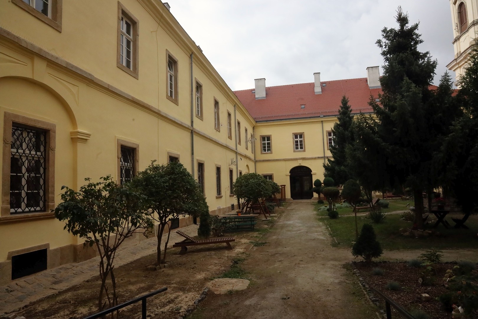 Starostwo powiatowe kontynuuje renowację DPS w Legnickim Polu