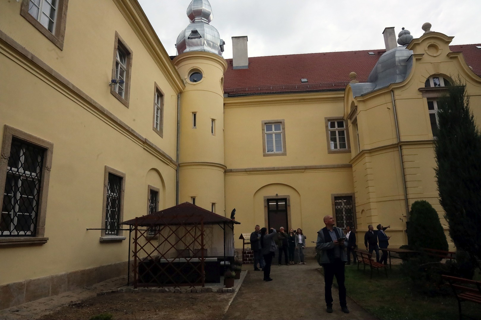 Starostwo powiatowe kontynuuje renowację DPS w Legnickim Polu