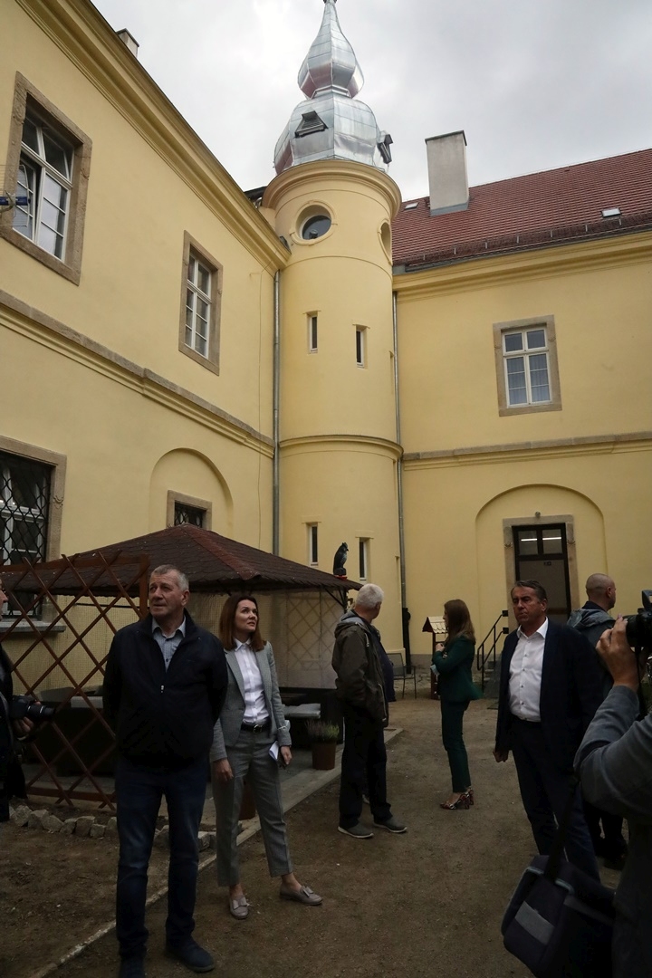 Starostwo powiatowe kontynuuje renowację DPS w Legnickim Polu