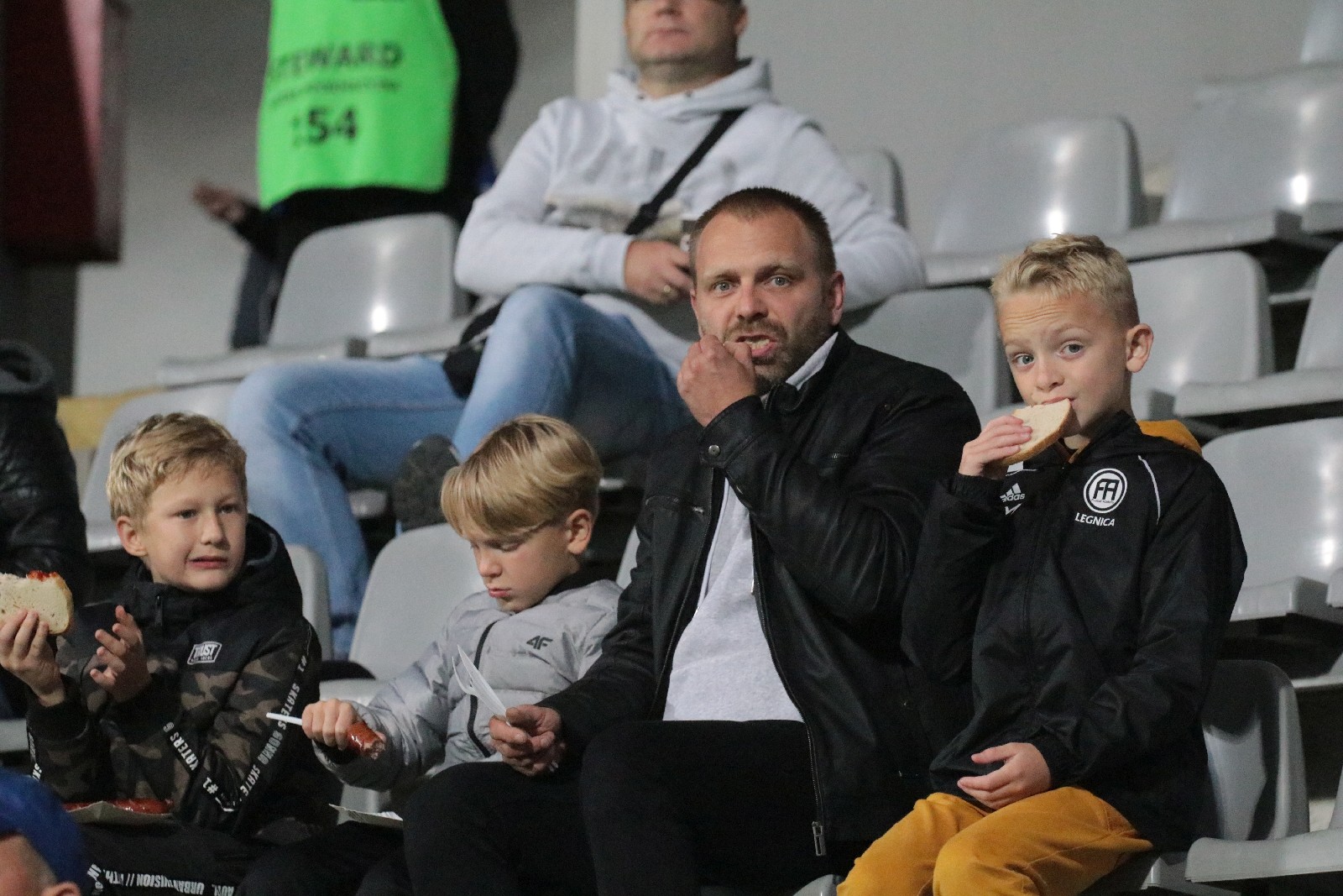 Kibice na stadionie podczas meczu z Odrą Opole