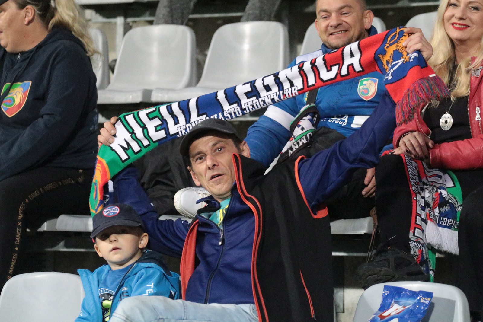 Kibice na stadionie podczas meczu z Odrą Opole