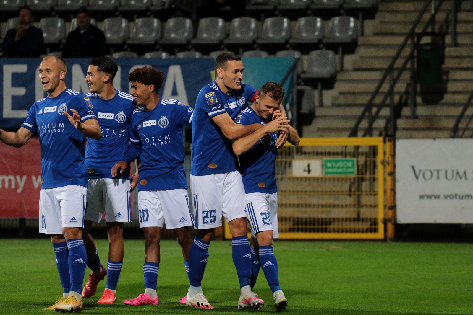 Miedź Legnica wygrywa z Odrą Opole i gra dalej w Pucharze!