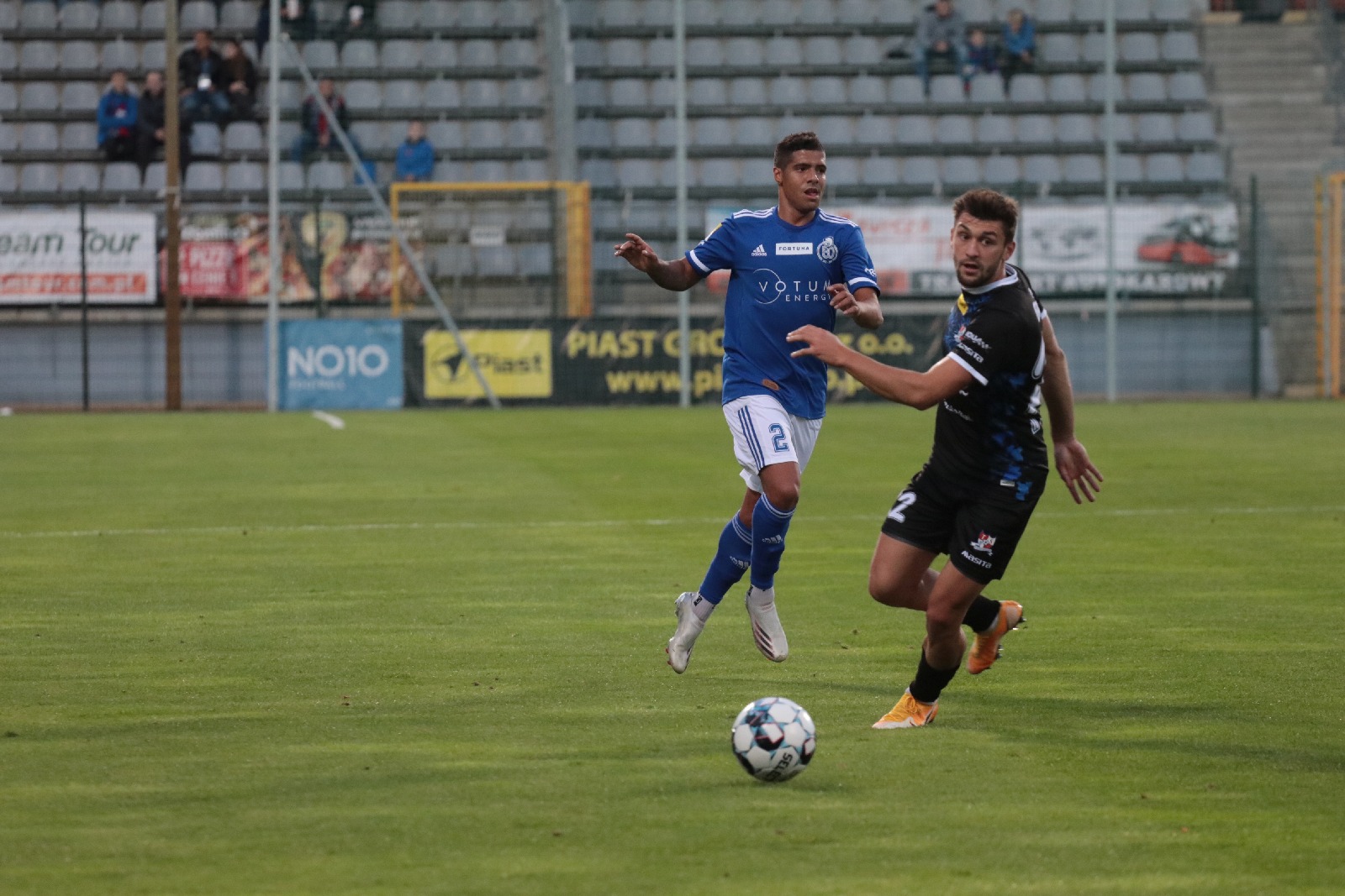 Miedź Legnica pokonuje Podbeskidzie Bielsko Biała