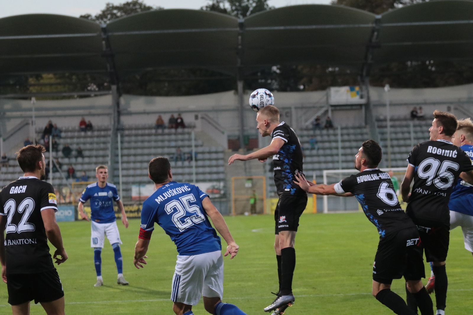 Miedź Legnica pokonuje Podbeskidzie Bielsko Biała