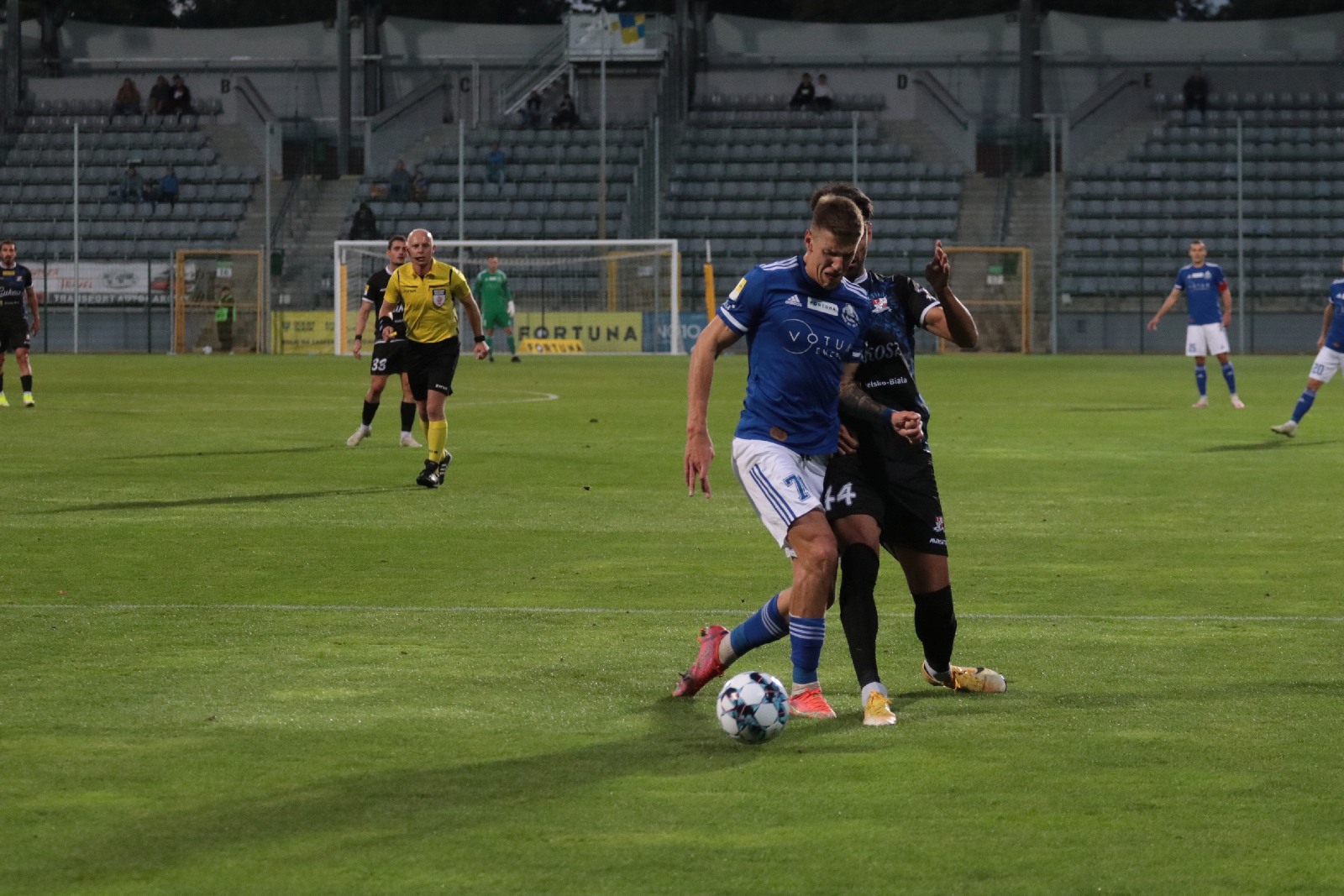 Miedź Legnica pokonuje Podbeskidzie Bielsko Biała