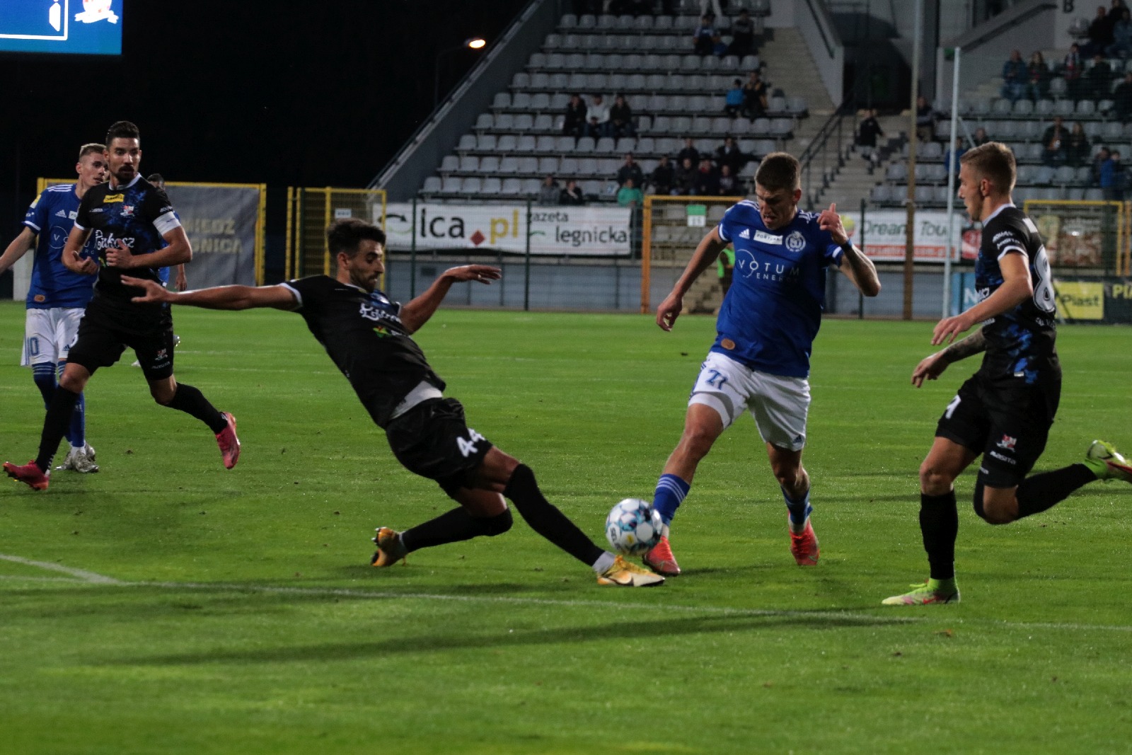 Miedź Legnica pokonuje Podbeskidzie Bielsko Biała