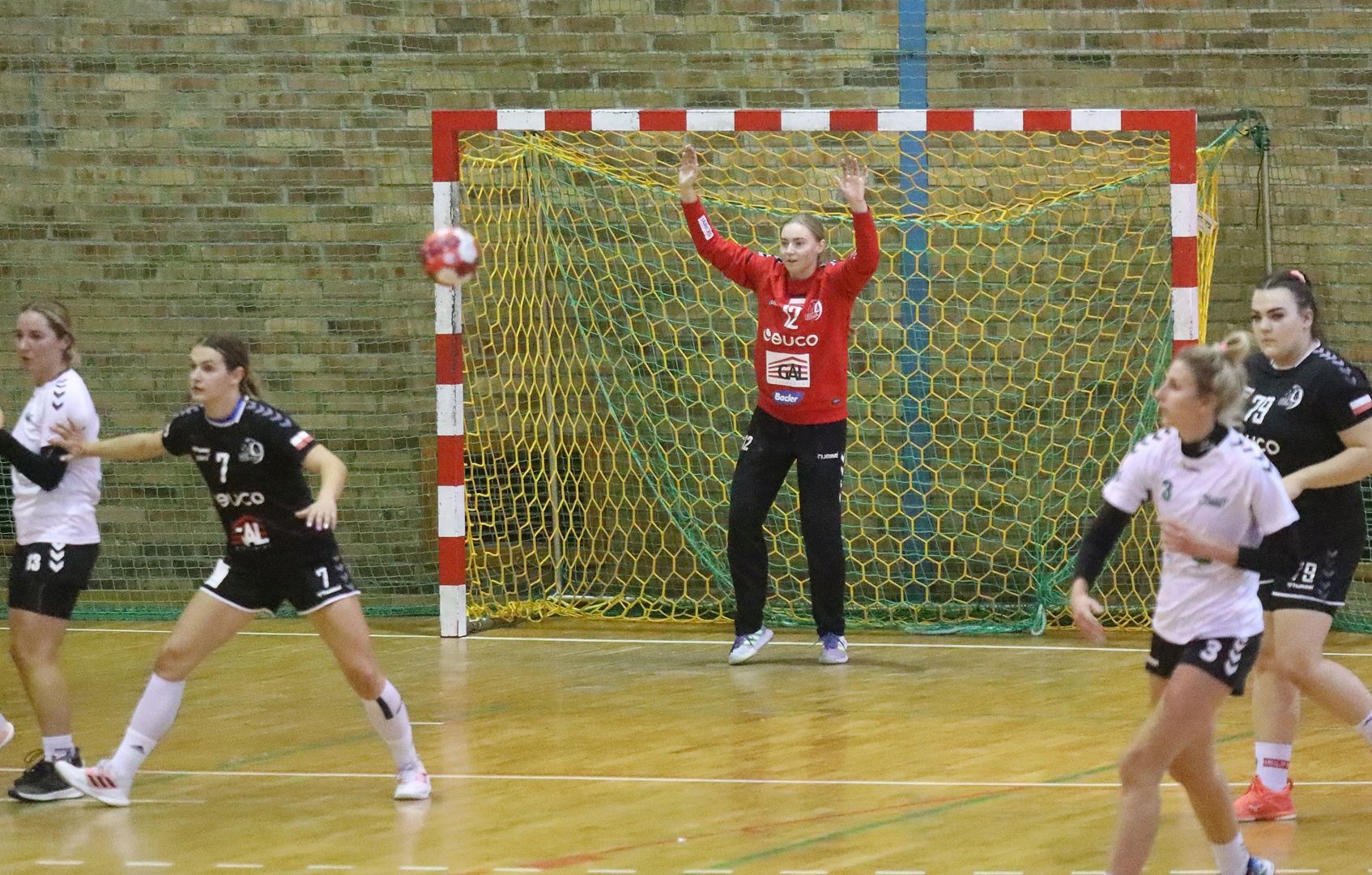  UKS Dziewiątka Legnica wygrywa z Otmętem Krapkowice