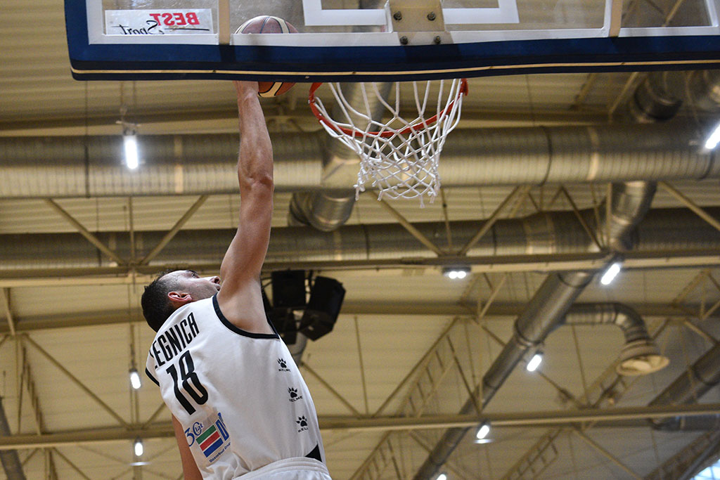 KS Basket Legnica wygrał we własnej hali z Orłem Ziębice