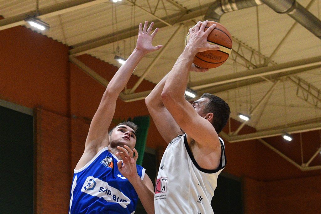 KS Basket Legnica wygrał we własnej hali z Orłem Ziębice