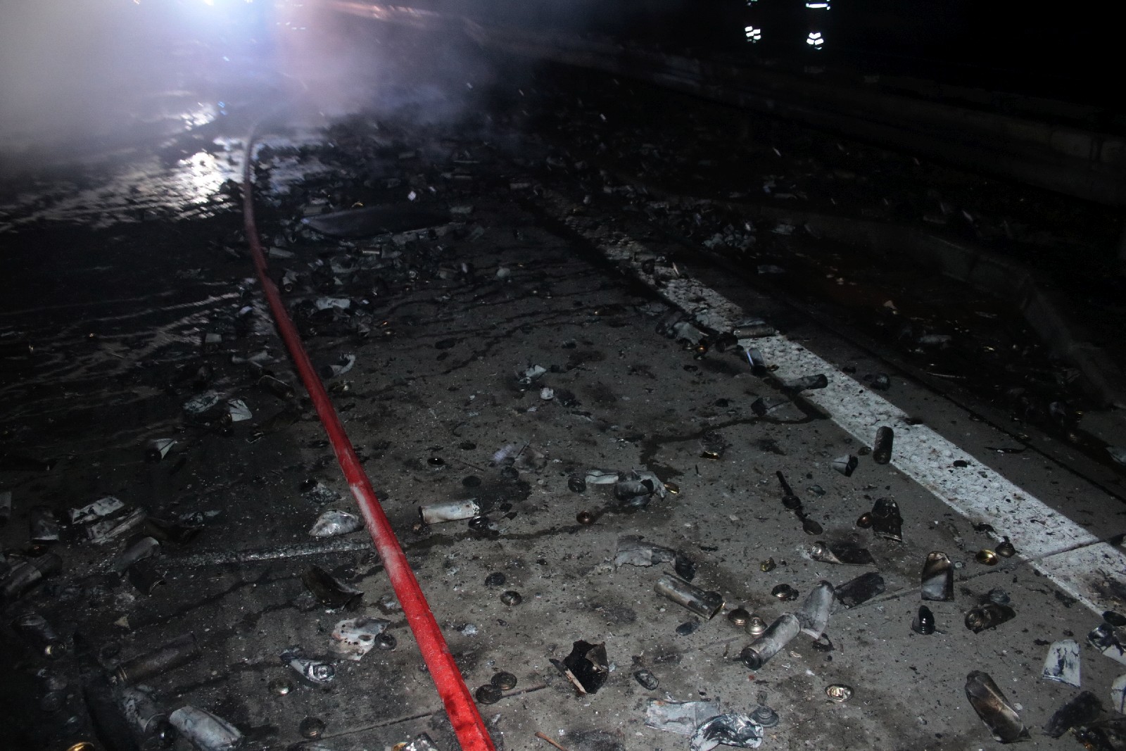 Zderzenie dwóch tirów na A4. Jeden z nich się zapalił