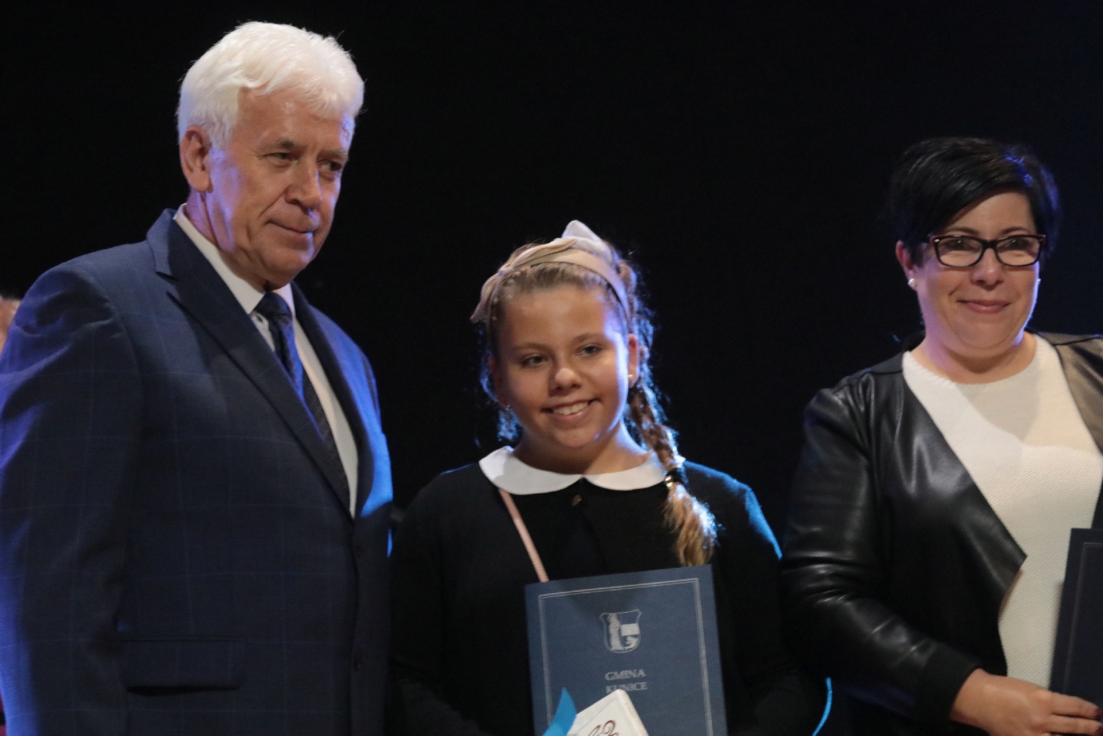 Najlepsi uczniowie i sportowcy nagrodzeni stypendiami wójta