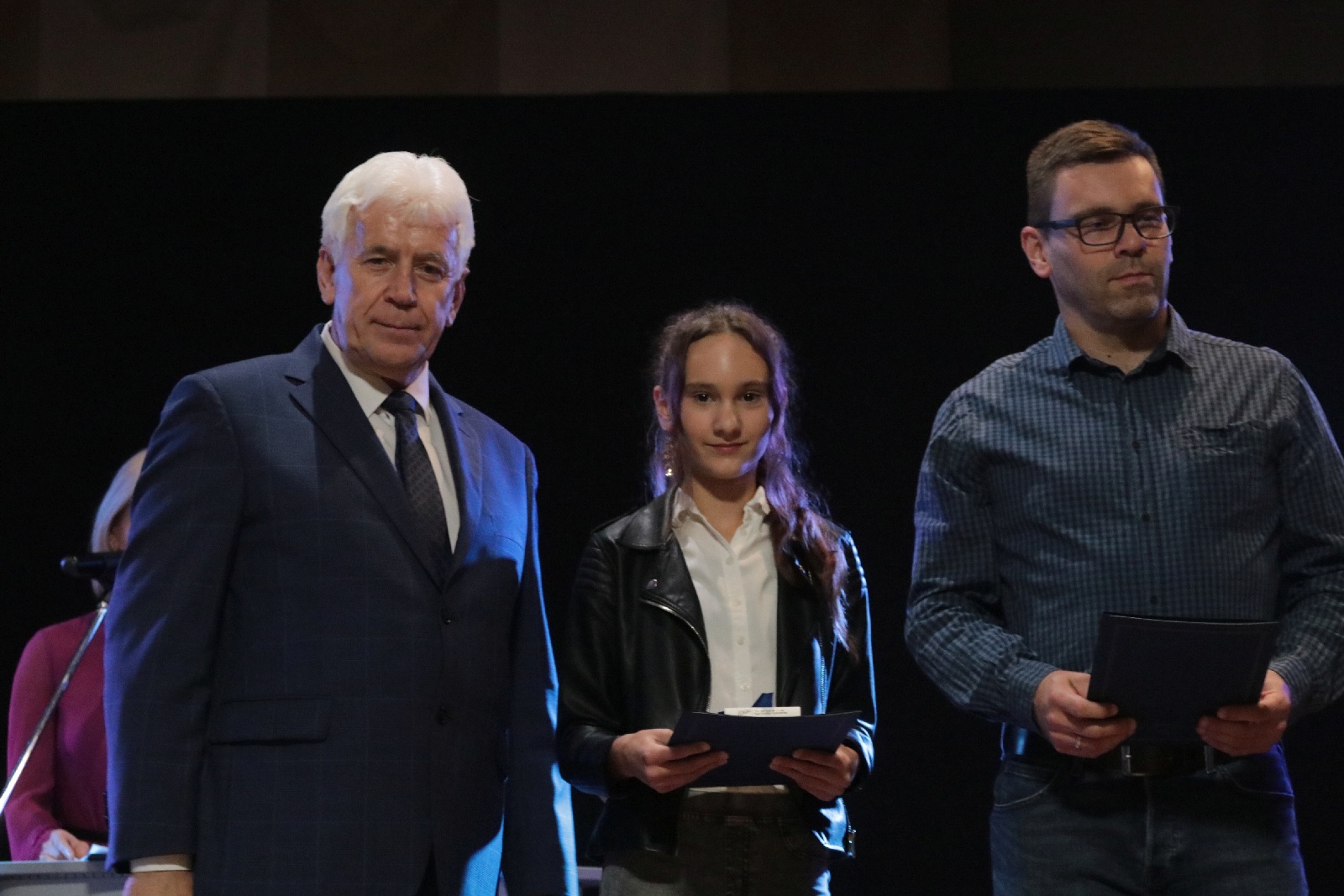 Najlepsi uczniowie i sportowcy nagrodzeni stypendiami wójta