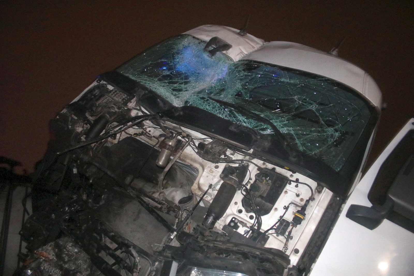 Zderzenie dwóch tirów na A4. Jeden z nich się zapalił