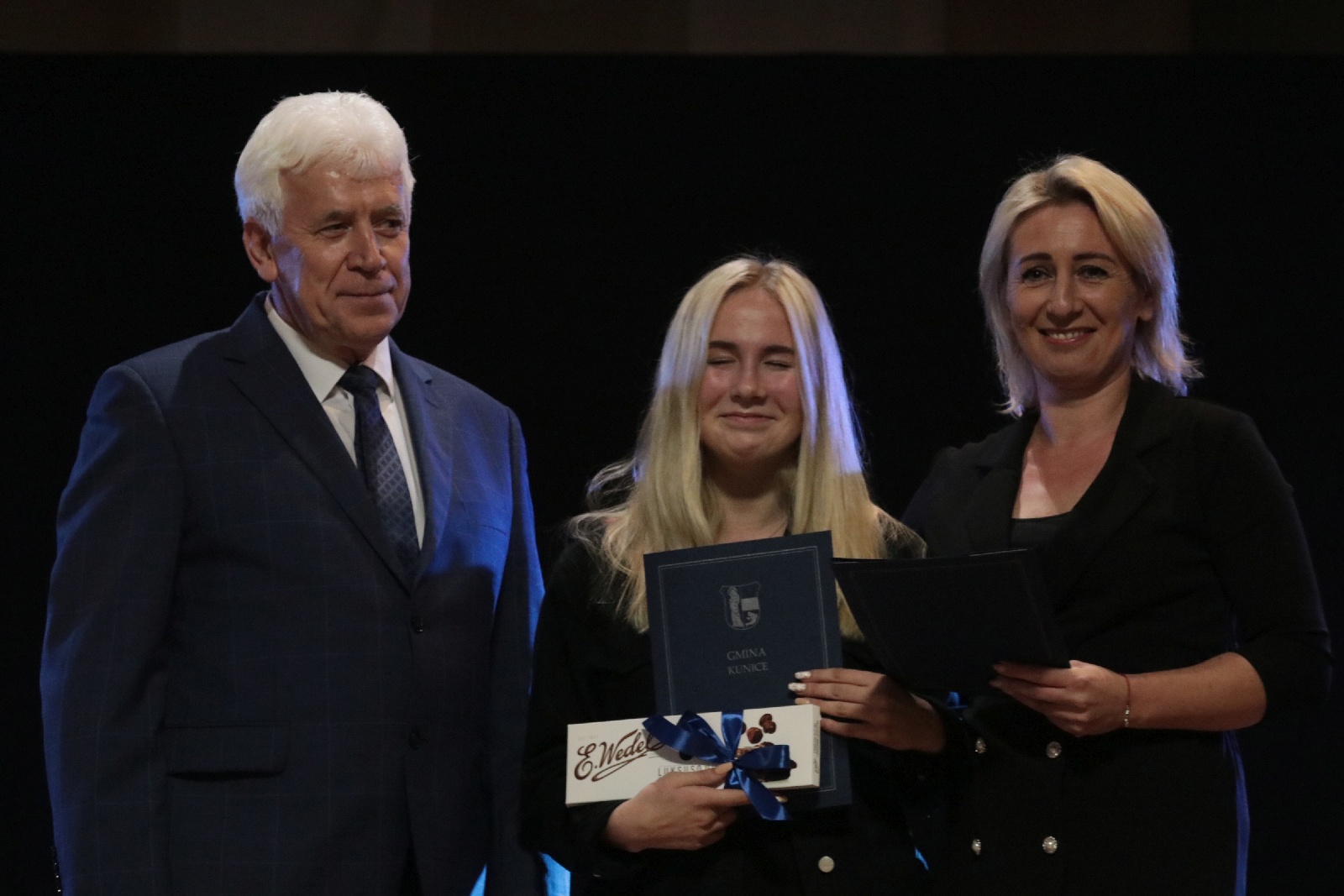 Najlepsi uczniowie i sportowcy nagrodzeni stypendiami wójta