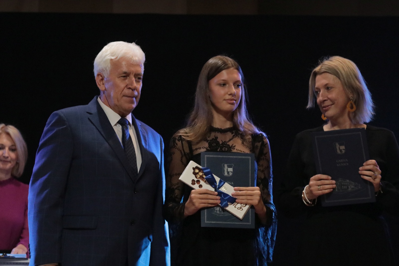 Najlepsi uczniowie i sportowcy nagrodzeni stypendiami wójta
