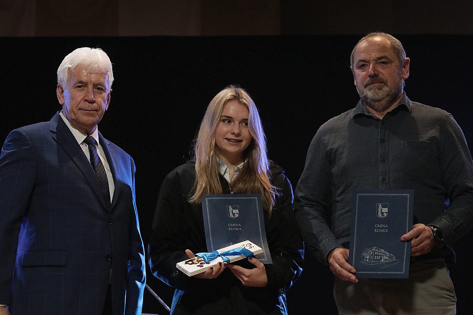 Najlepsi uczniowie i sportowcy nagrodzeni stypendiami wójta