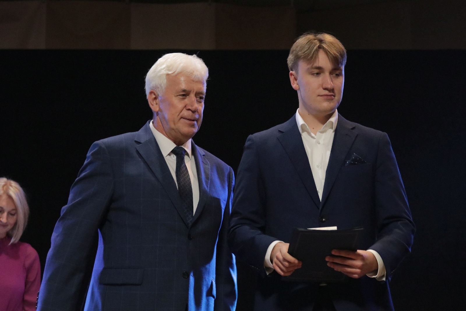 Najlepsi uczniowie i sportowcy nagrodzeni stypendiami wójta