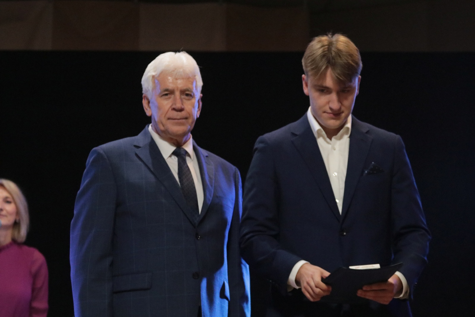Najlepsi uczniowie i sportowcy nagrodzeni stypendiami wójta