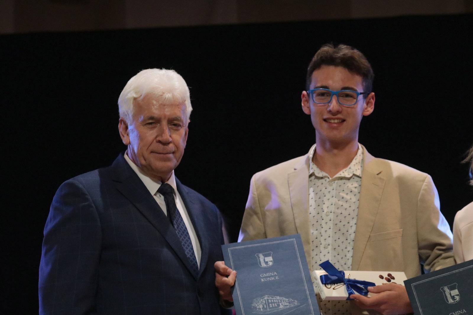 Najlepsi uczniowie i sportowcy nagrodzeni stypendiami wójta