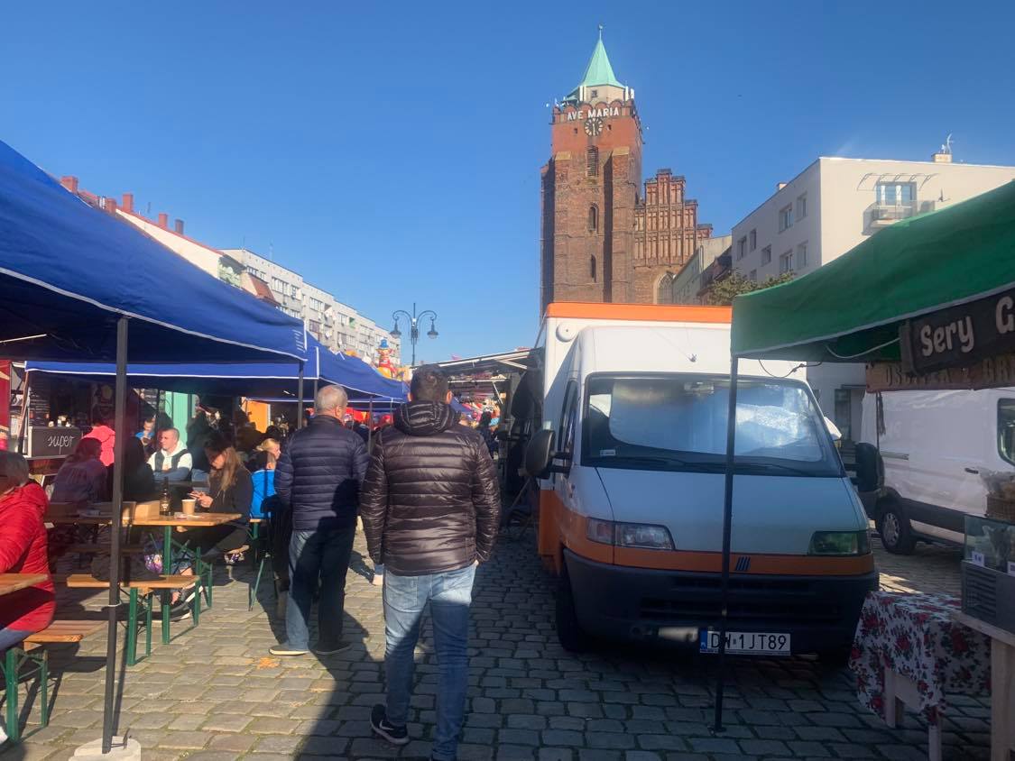 Mobilne restauracje zaparkowały w sercu Chojnowa