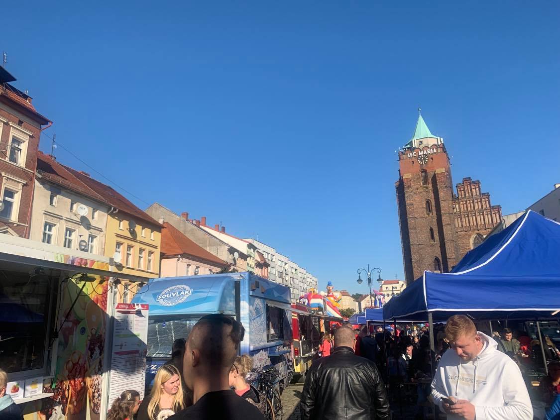 Mobilne restauracje zaparkowały w sercu Chojnowa