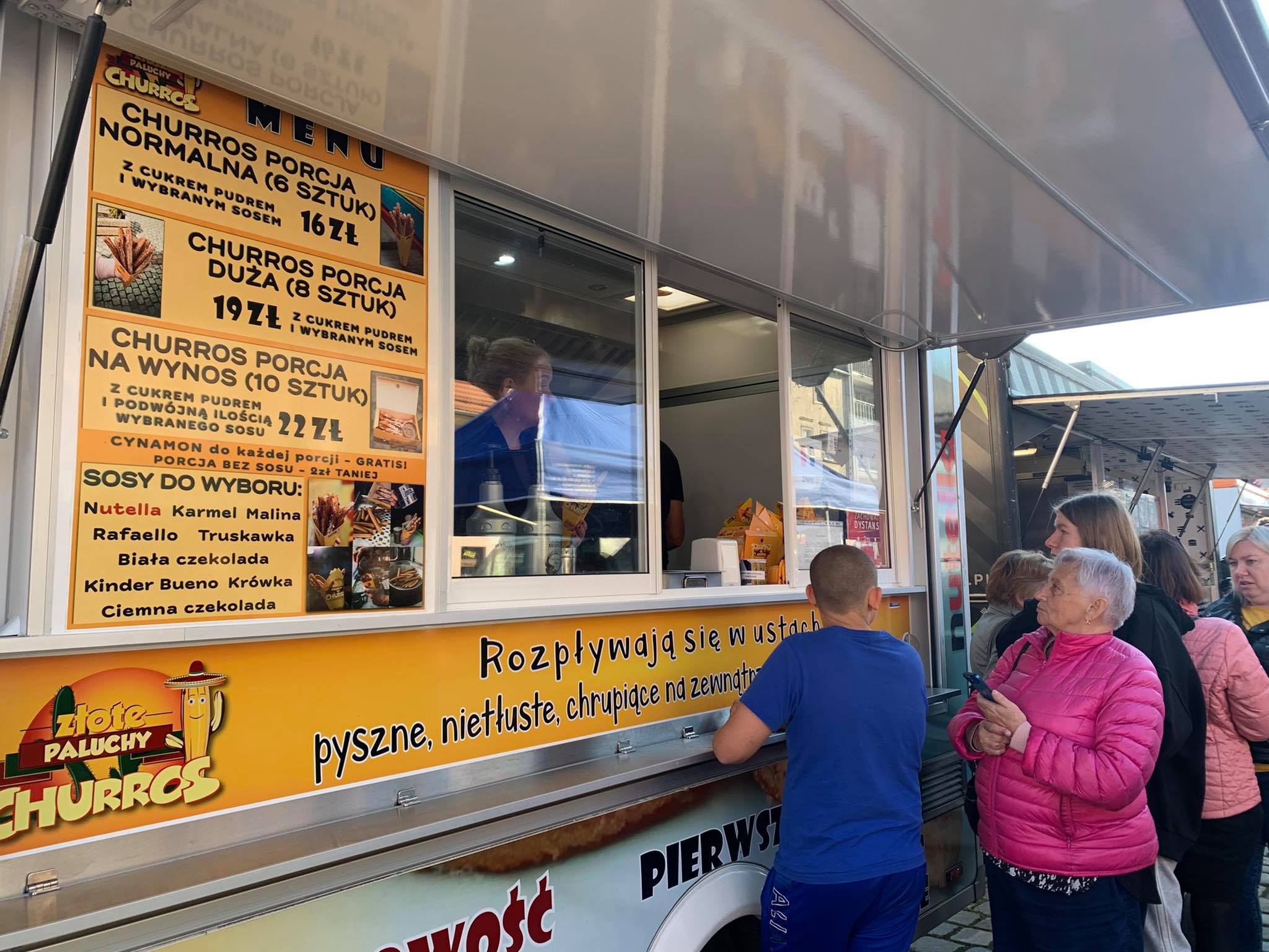Mobilne restauracje zaparkowały w sercu Chojnowa