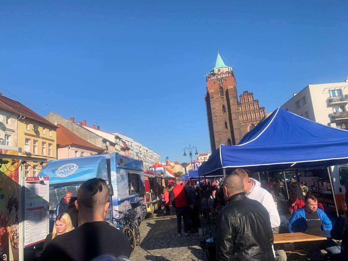 Mobilne restauracje zaparkowały w sercu Chojnowa