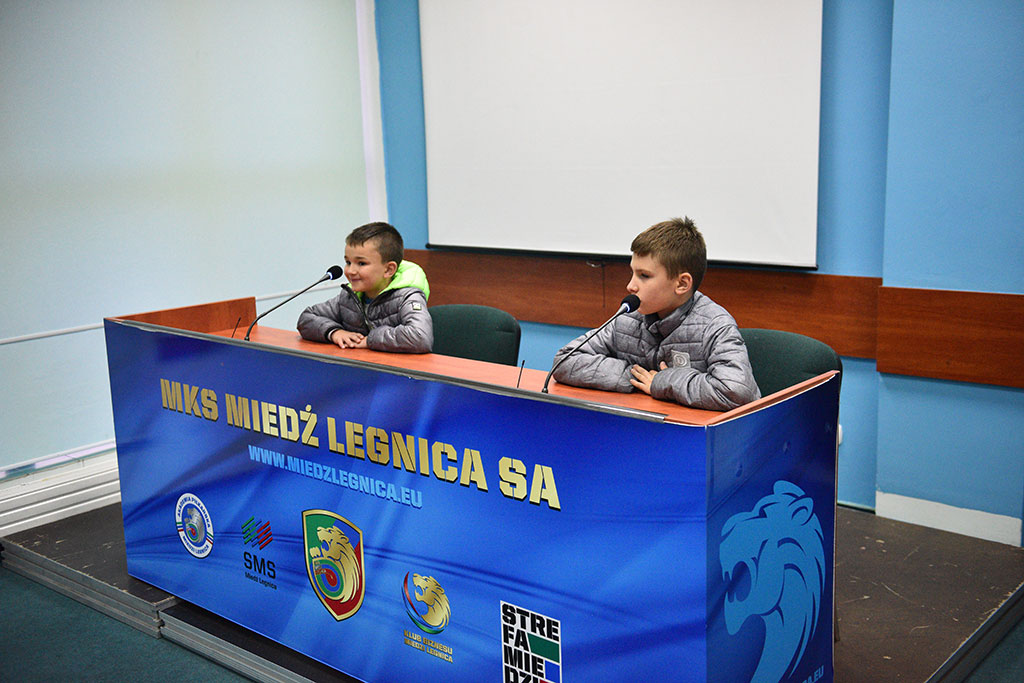 Zobaczyli szatnię zawodników i koronę stadionu „Miedzianki”