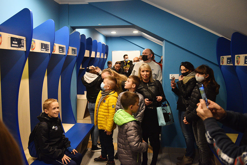 Zobaczyli szatnię zawodników i koronę stadionu „Miedzianki”