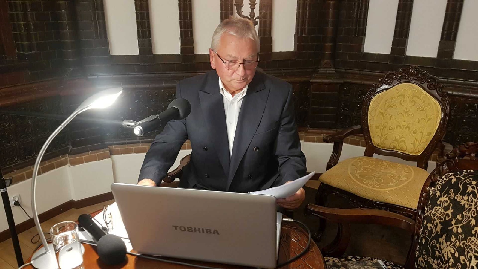 Czytanie wzmocniło uczestników nocy bibliotecznej w Legnicy
