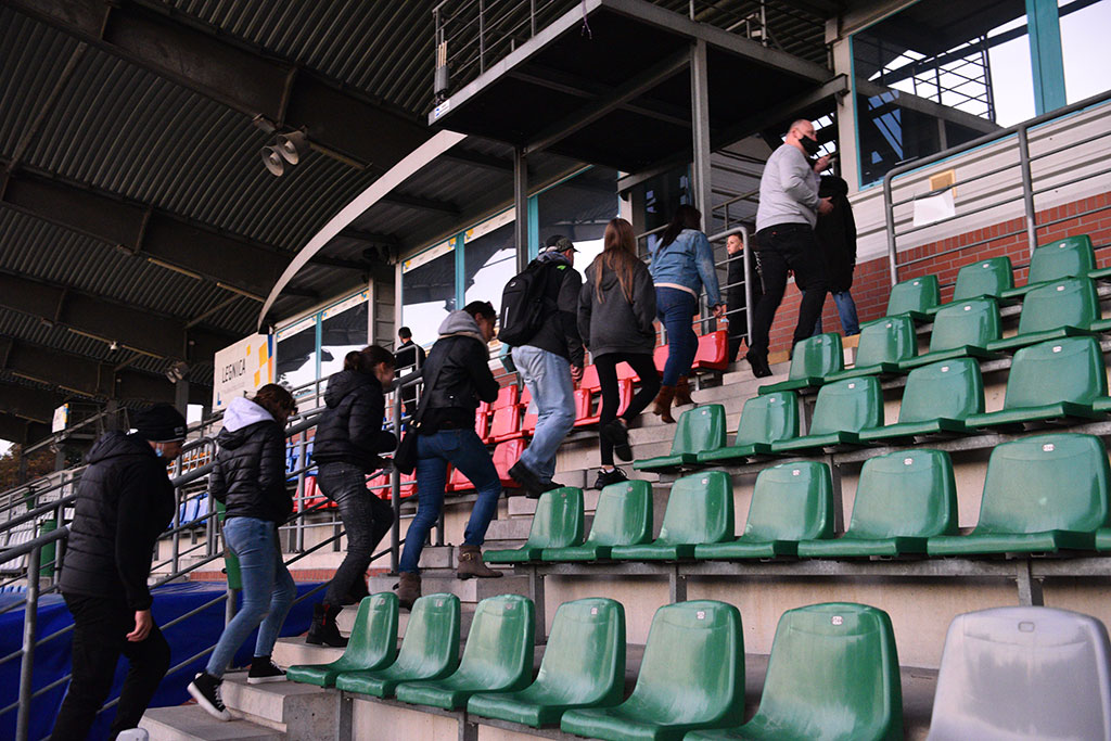 Zobaczyli szatnię zawodników i koronę stadionu „Miedzianki”