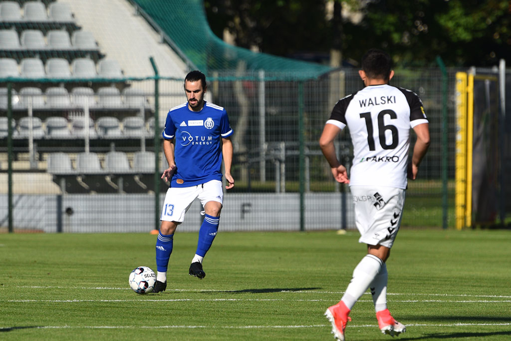 Miedź Legnica wygrywa z Sandecją Nowy Sącz