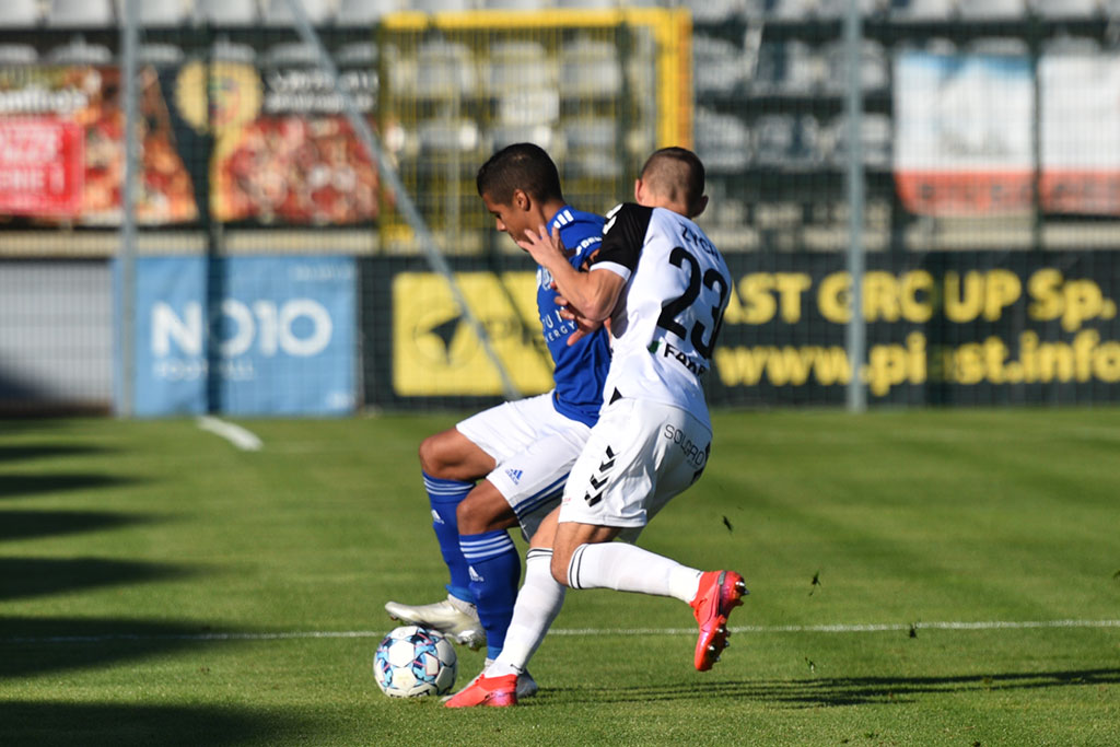Miedź Legnica wygrywa z Sandecją Nowy Sącz