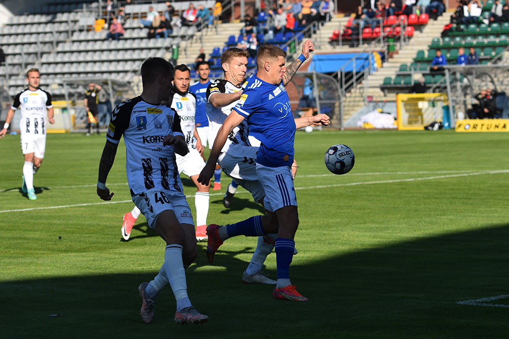 Miedź Legnica wygrywa z Sandecją Nowy Sącz