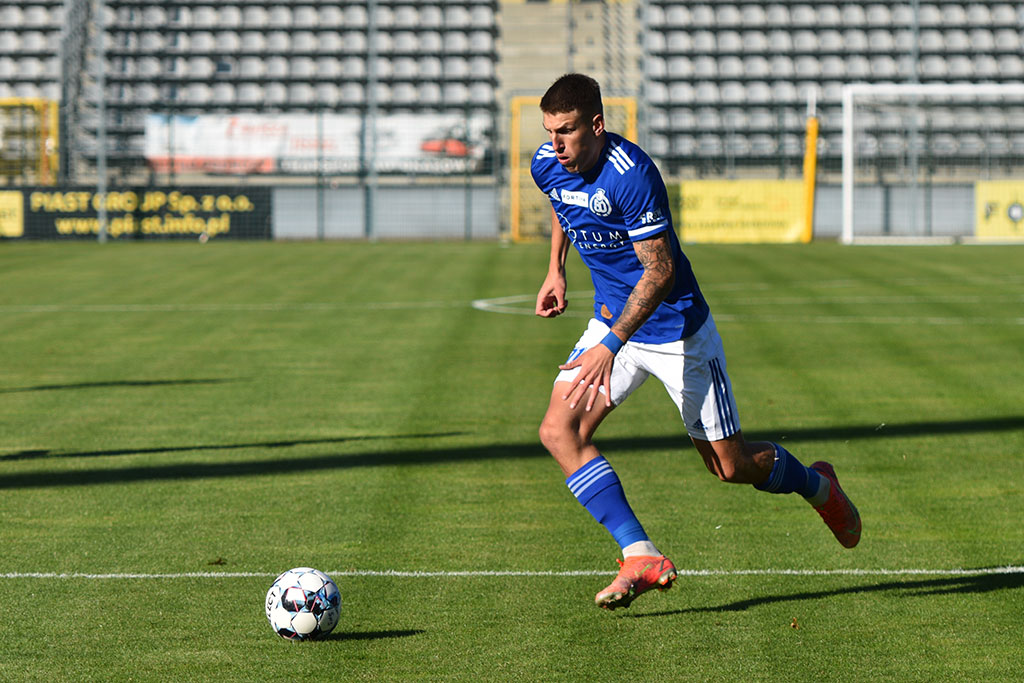 Miedź Legnica wygrywa z Sandecją Nowy Sącz