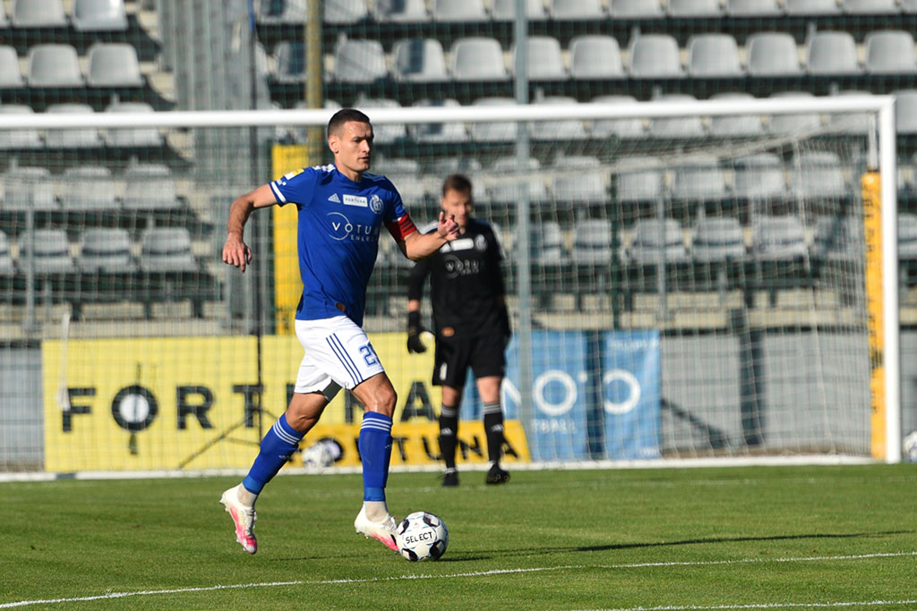 Miedź Legnica wygrywa z Sandecją Nowy Sącz