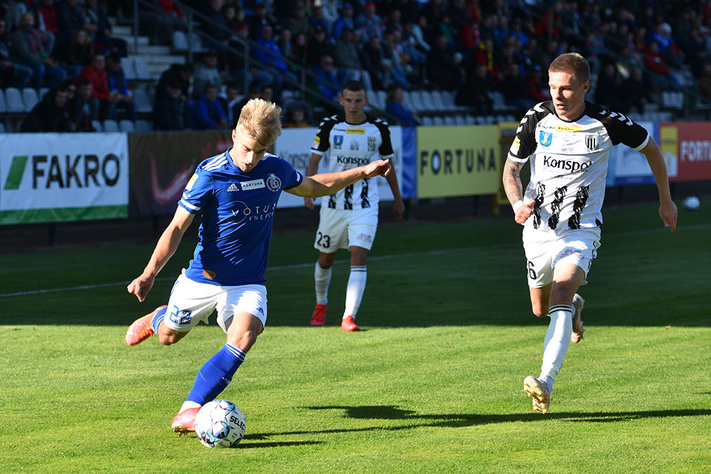 Miedź Legnica wygrywa z Sandecją Nowy Sącz